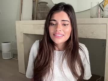 poutyselena's chat room