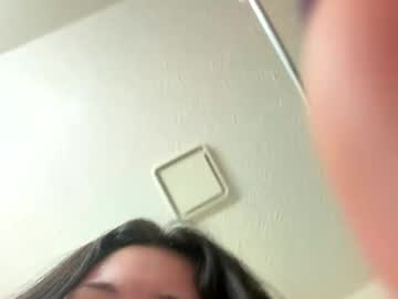 petitelatinamama's chat room