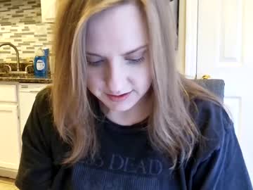 tinywithtiddies's chat room