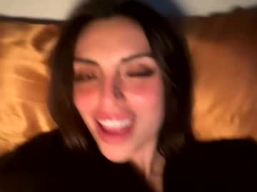 ella_ella_ella_ay's chat room