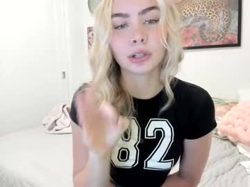 ariah_is_blonde's chat room