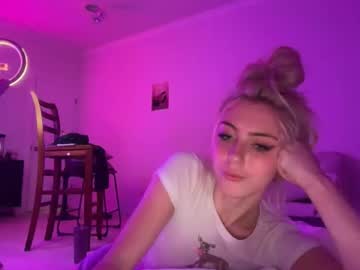 chloeros3e's chat room