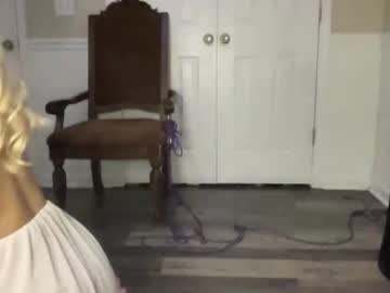 irispink1's chat room