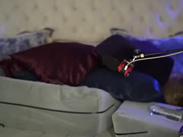 avalonnfoxx's chat room