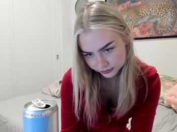 ariah_is_blonde's chat room