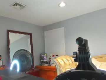 eatmygingersnapps's chat room