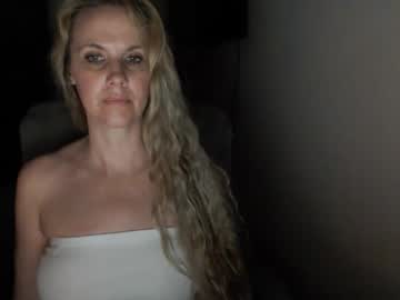 love_on_'s chat room