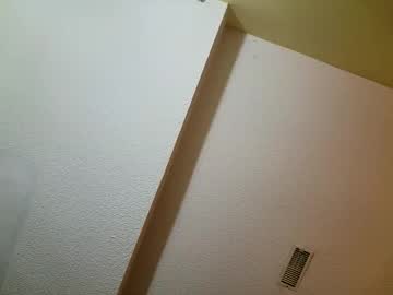 massivetitsmasie's chat room