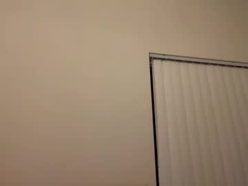 tinytittytia's chat room