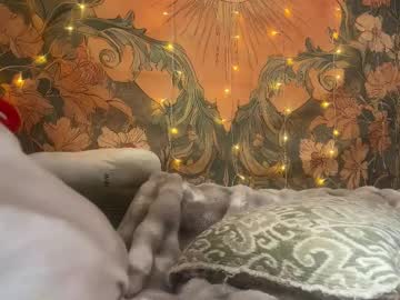 abbienextdoor's chat room