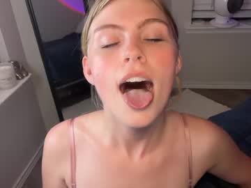 elliee81's chat room