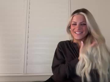 ella_hill's chat room