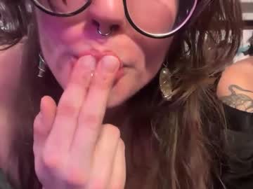 2girls1boat's chat room