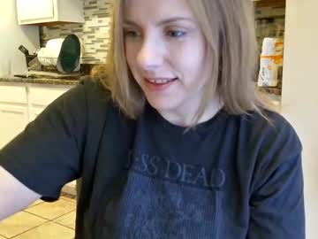 tinywithtiddies's chat room