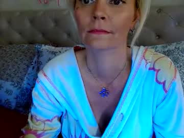 brittneychats81's chat room