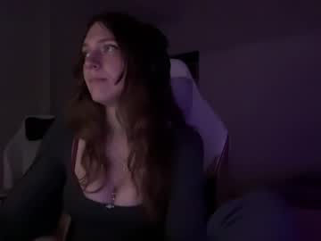 lunasnows's chat room