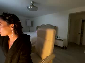 ella_ella_ella_ay's chat room