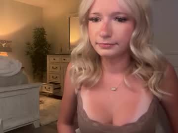 roxyrain2736's chat room