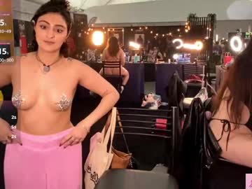 maevemads's chat room