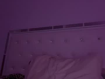 theblondeetwinss's chat room