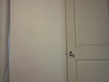 ellalowe's chat room