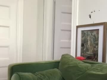 stacywithuu's chat room