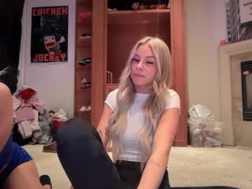 kenziesmithh's chat room