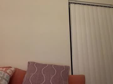 tinytittytia's chat room