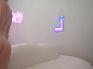 therosiecheeks's chat room