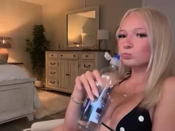 roxyrain2736's chat room