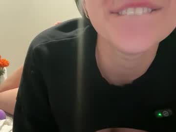 cherry7_7's chat room