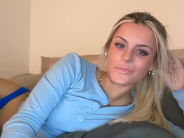 ella_hill's chat room