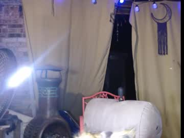 hopper_in_joyce's chat room