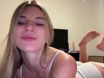 therosiecheeks's chat room