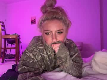 chloeros3e's chat room