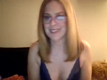 iampoppyy's chat room