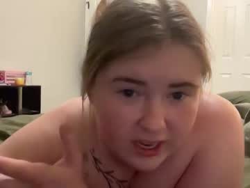 twinfl4m3ss's chat room