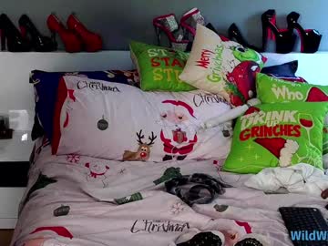 wildwifebarbie's chat room