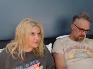 hotcancpl's chat room