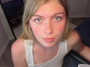 elliee81's chat room