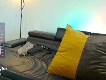 _taylormoon's chat room