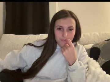 laylahlaylah1's chat room