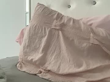 theblondeetwinss's chat room