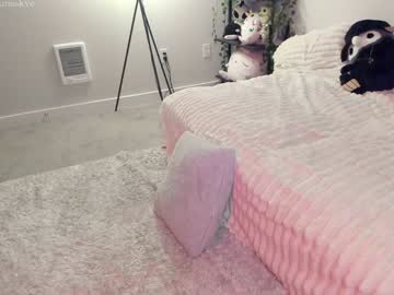 xlunaskye's chat room