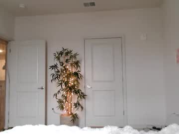 lilyyymonroee's chat room