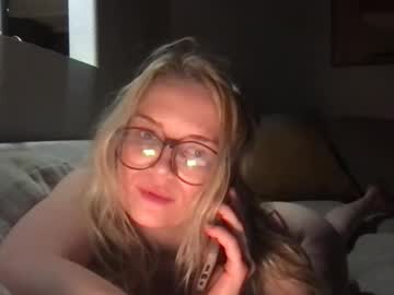 camilleclairexo's chat room