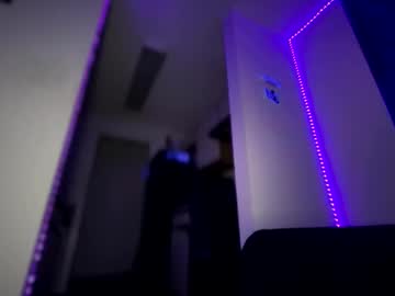 bigoltittycomittee's chat room