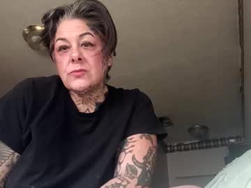 mnkfun4u's chat room