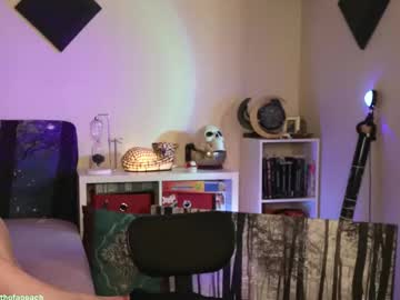 widthofapeach's chat room