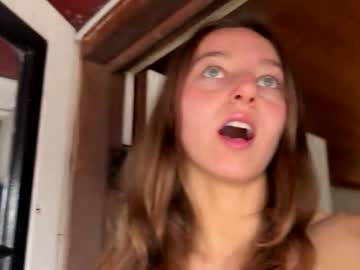 mommamia12's chat room